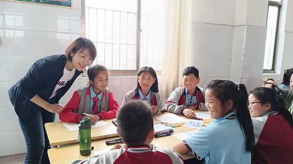 “青春同心永跟党走”美育进乡村(图1)