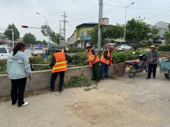 丰阳镇:聚力常态整治 打造整洁路域环境(图2) 丰阳镇:聚力常态整治 打造整洁路域环境(图2)