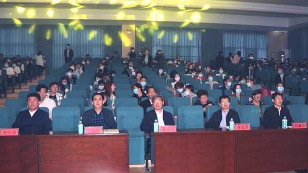 第七届全国小学语文课堂教学展在平邑举办(图1) 第七届全国小学语文课堂教学展在平邑举办(图1)