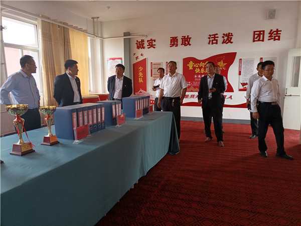 保太中心校到地方镇中心校观摩教育教学工作(图1)