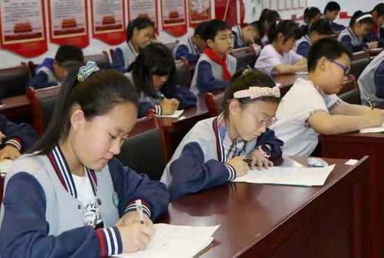 诵读传经典 诗韵润童心(图2)