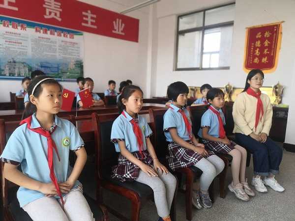 致敬红领巾 争做小先锋(图2) 致敬红领巾 争做小先锋(图2)