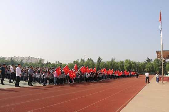 兴蒙学校召开“小荷才露尖尖角”表彰大会(图1)