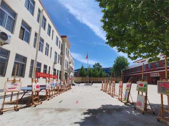 丰阳镇：百名学生百幅画作 庆祝建党百年(图2)