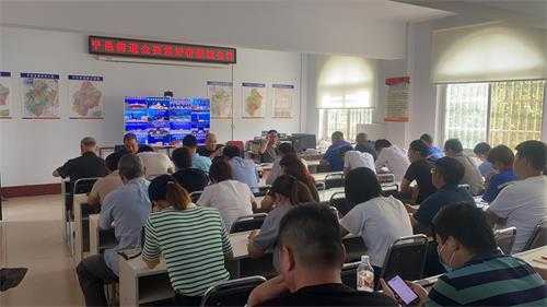 平邑街道召开企业全要素评估工作推进会议(图1)
