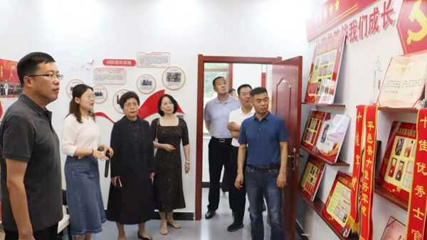 上海市崇明区退役军人事务局到温水镇参观指导(图1) 上海市崇明区退役军人事务局到温水镇参观指导(图1)