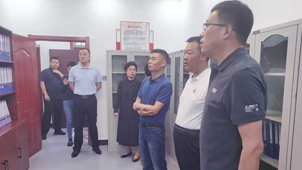 上海市崇明区退役军人事务局到温水镇参观指导(图3) 上海市崇明区退役军人事务局到温水镇参观指导(图3)