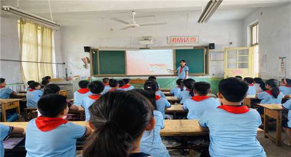 地方镇中心小学开展“浓情端午 粽叶飘香”活动(图1) 地方镇中心小学开展“浓情端午 粽叶飘香”活动(图1)