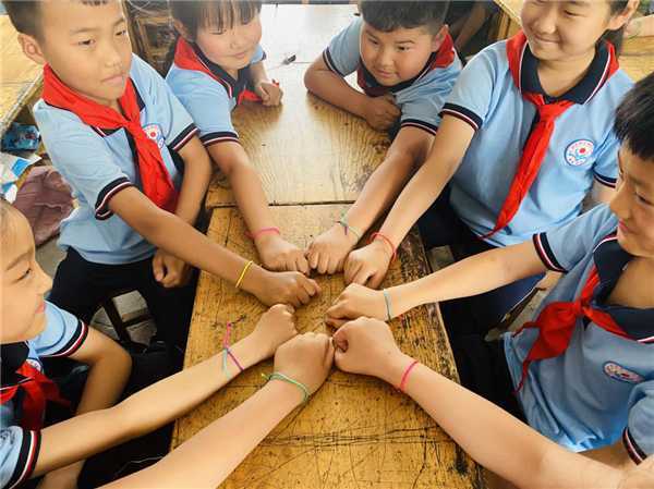 地方镇中心小学开展“浓情端午 粽叶飘香”活动(图2) 地方镇中心小学开展“浓情端午 粽叶飘香”活动(图2)