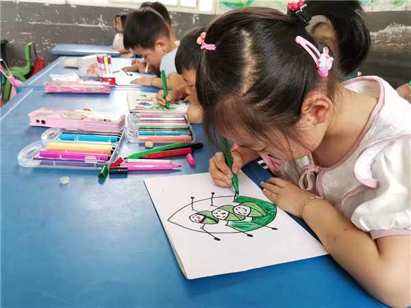 东固完小幼儿园开展端午节主题活动(图1) 东固完小幼儿园开展端午节主题活动(图1)