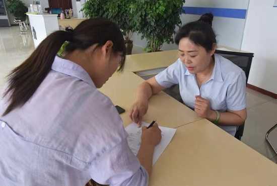 保太镇发出“县镇同权”改革第一证(图2) 保太镇发出“县镇同权”改革第一证(图2)