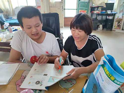 爱与责任 托起特殊孩子的明天(图2)