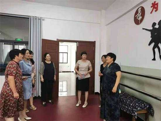 赵霞一行到平邑街道妇女儿童家园调研(图1) 赵霞一行到平邑街道妇女儿童家园调研(图1)
