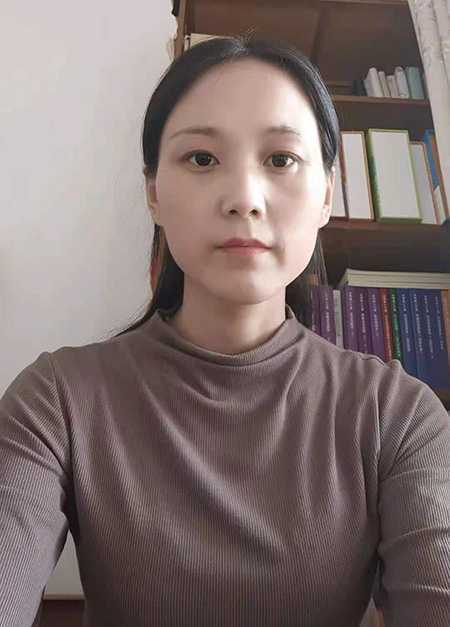 “傻大妮”高希荣(图1) “傻大妮”高希荣(图1)