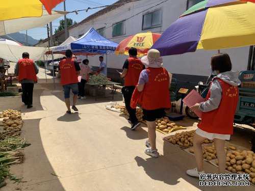 汪家坡村积极开展志愿服务活动(图2) 汪家坡村积极开展志愿服务活动(图2)