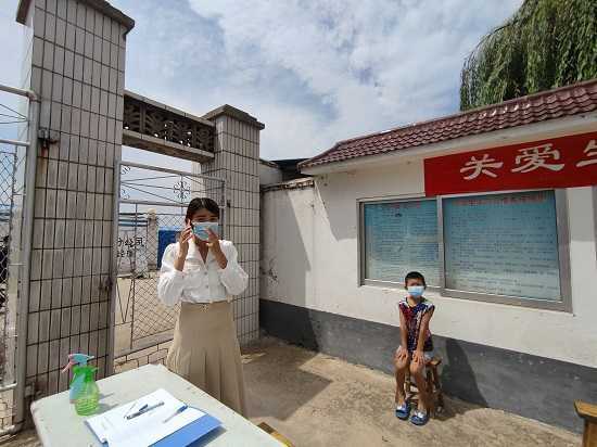 柏林镇柘沟小学疫情防控应急演练(图2) 柏林镇柘沟小学疫情防控应急演练(图2)