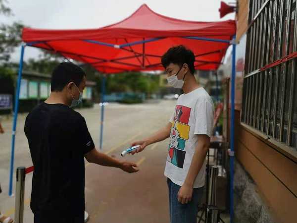 疫情防控不放松 静待学子平安归(图1)