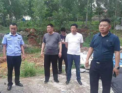 平邑县开展打击危废、清源专项行动成效显著(图1) 平邑县开展打击危废、清源专项行动成效显著(图1)
