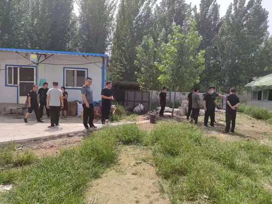 丰阳镇退役军人志愿者协助环保开展督查行动(图1) 丰阳镇退役军人志愿者协助环保开展督查行动(图1)