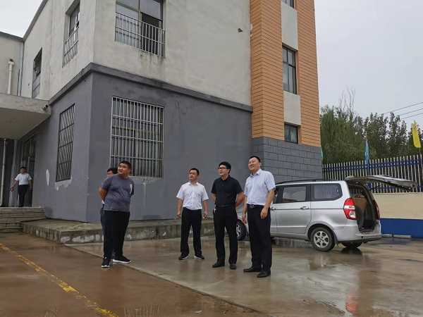鲁能希望小学迎接开学检查(图1) 鲁能希望小学迎接开学检查(图1)