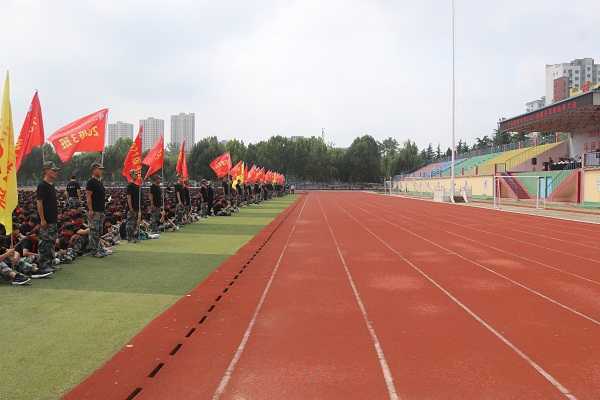 赛博中学举行2021年新生军训动员大会(图2) 赛博中学举行2021年新生军训动员大会(图2)