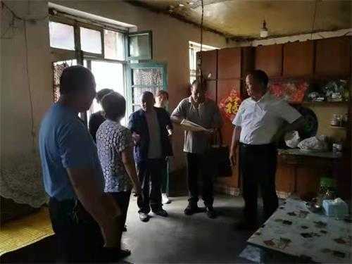 平邑街道计生协开展“金秋助学”活动(图1) 平邑街道计生协开展“金秋助学”活动(图1)