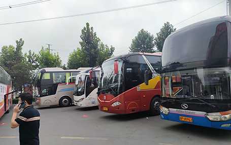 第17届中国(临沂)全国家具采购节暨第11届实木家具博览会开幕(图4) 第17届中国(临沂)全国家具采购节暨第11届实木家具博览会开幕(图4)