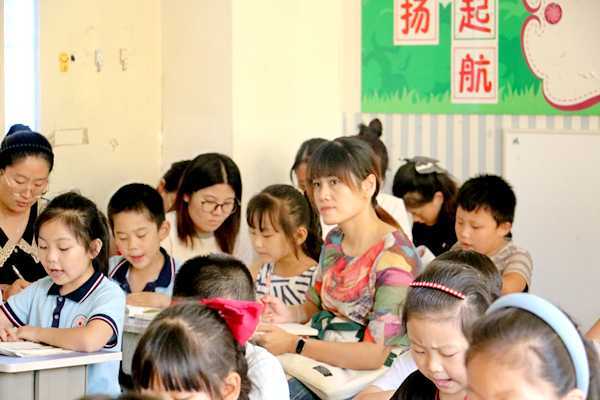 平邑县教体局到地方镇中心校开展常态课巡查(图2) 平邑县教体局到地方镇中心校开展常态课巡查(图2)