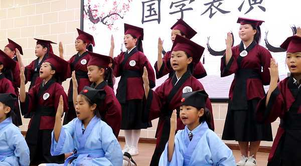 柏林中心小学举行新生“开笔礼”仪式(图2)