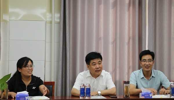 曹兆清到柏林镇中心校调研工作(图1)