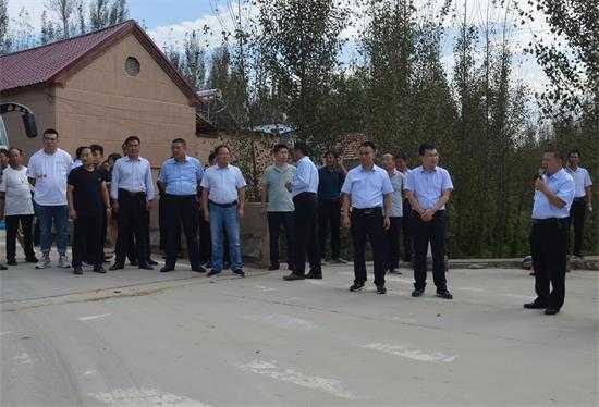 丰阳镇组织开展人居环境现场观摩活动(图1)