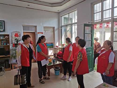【我为群众办实事】柏林镇妇联开展“美在农家”提档升级活动助力百日攻坚(图2) 【我为群众办实事】柏林镇妇联开展“美在农家”提档升级活动助力百日攻坚(图2)