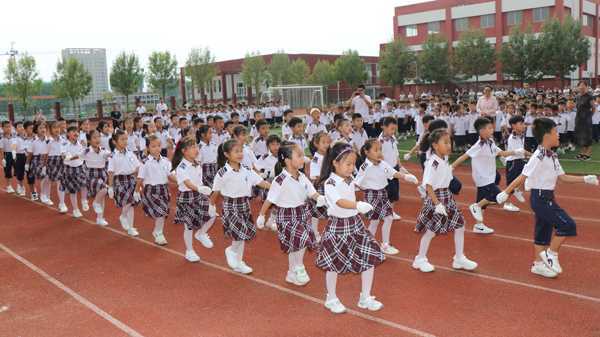 平邑县实验小学教育集团“最美英姿”献礼国庆(图3) 平邑县实验小学教育集团“最美英姿”献礼国庆(图3)