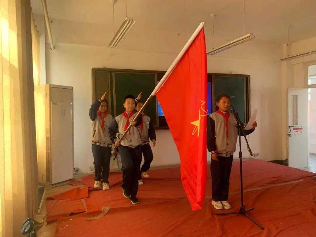 地方镇中心校举行“请党放心 强国有我”红领巾宣讲活动(图1)