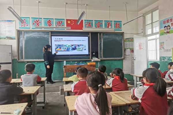 柏林镇鲁能希望小学开展消防安全教育主题系列活动(图1)