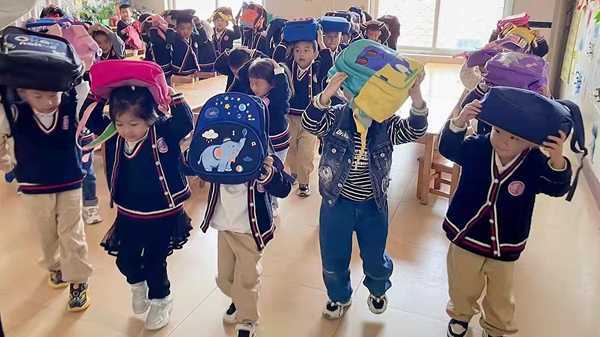 临沂平邑：实验小学教育集团附属幼儿园防震疏散演练(图3)