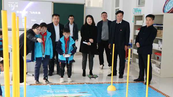 山东平邑：刘晓飞到实验小学教育集团调研指导思想政治工作(图2)