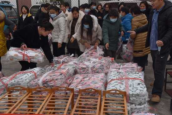 保太镇举行“美在农家”示范村奖励物资发放仪式(图2)