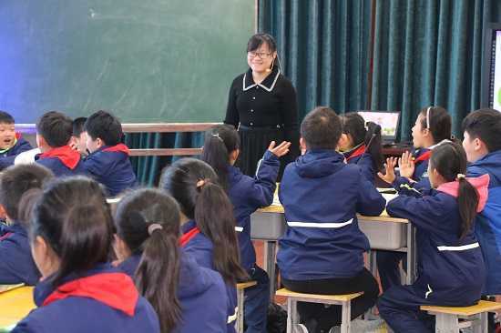 平邑道德与法治骨干教师展示活动在兴蒙学校举行(图3)