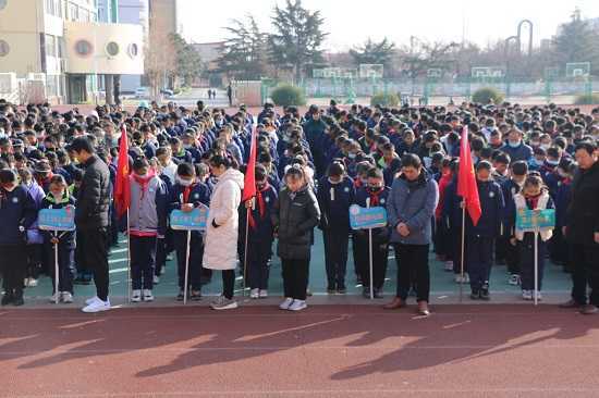 平邑兴蒙学校举行“国家公祭日”主题教育活动(图1)