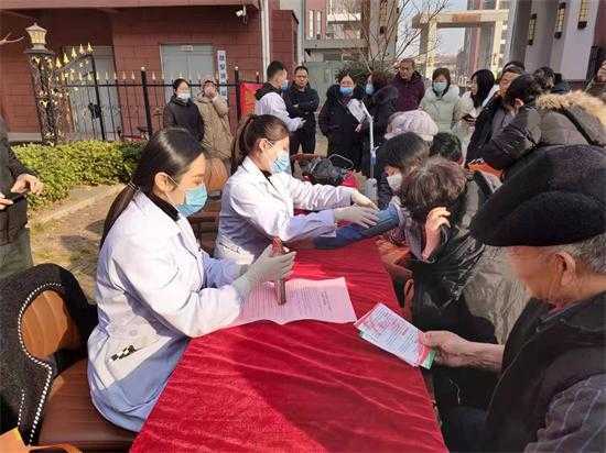社区义诊送健康 真情服务暖人心(图1)