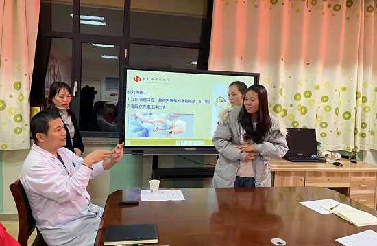 兴蒙学校幼儿园举行卫生保健知识培训活动(图2)