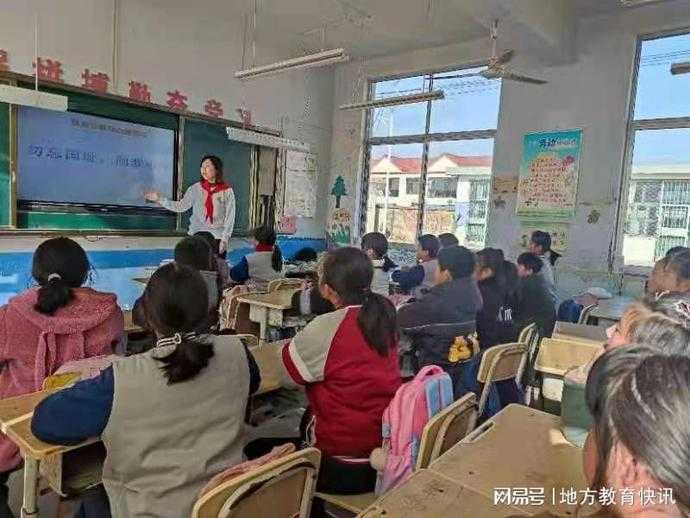 地方镇义兴完小开展纪念国家公祭日主题教育活动(图1)
