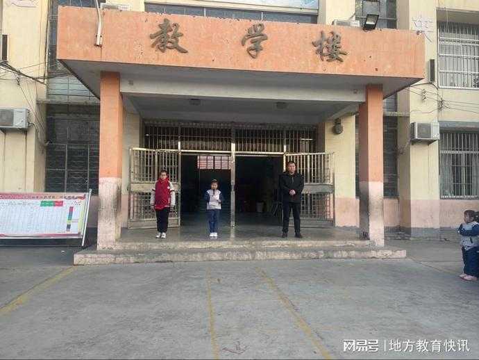 临沂平邑：地方镇中心小学开展“国家公祭日”主题教育活动(图1)