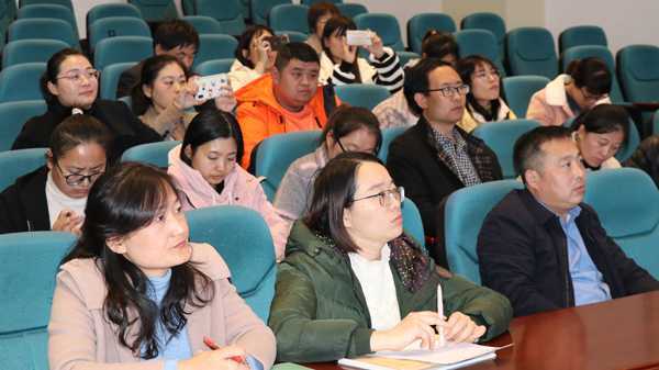 临沂平邑：实验小学教育集团举办“三人行”读书沙龙活动(图2)