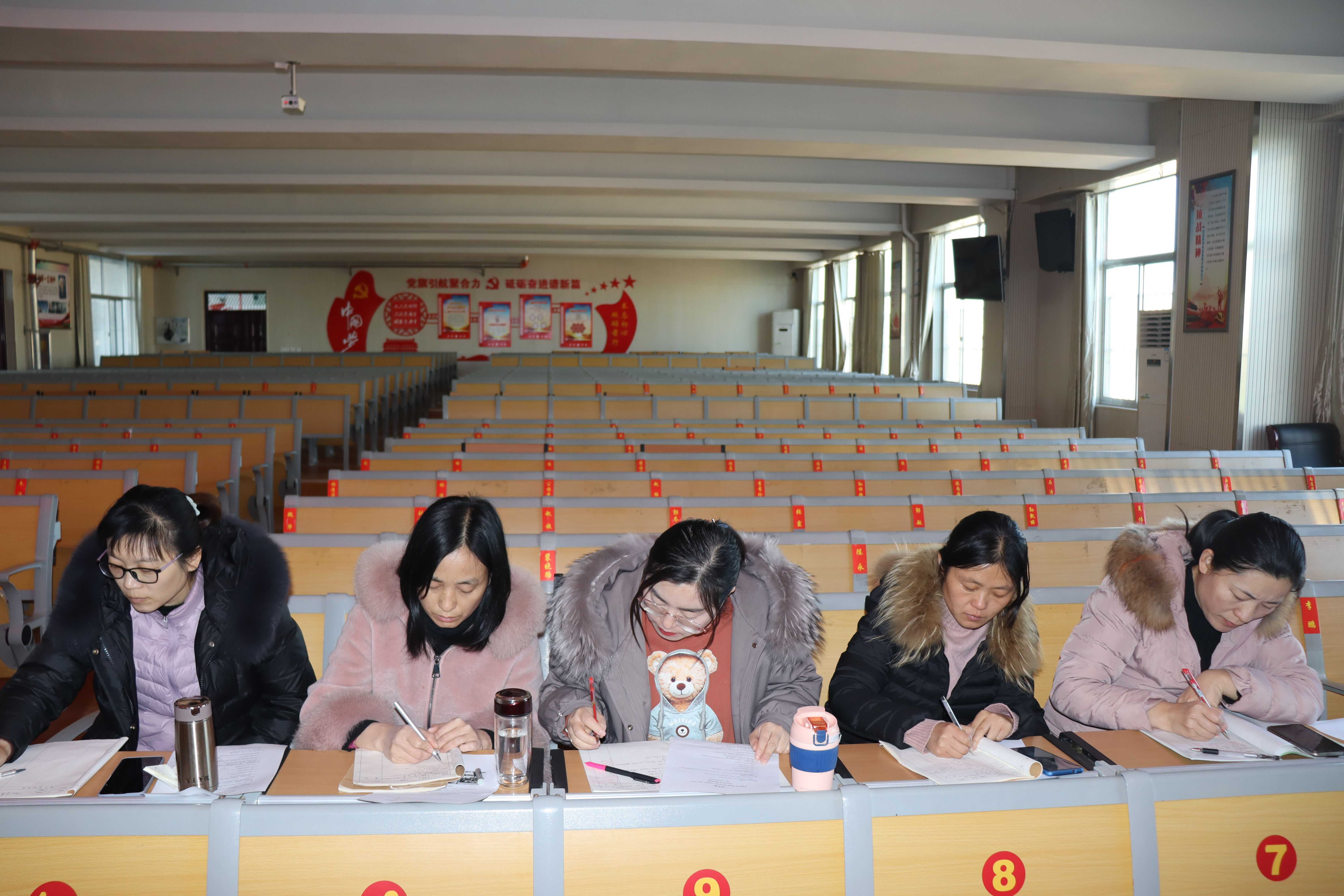 山东平邑赛博朝阳“校园十佳教师评选”(图4) 山东平邑赛博朝阳“校园十佳教师评选”(图4)