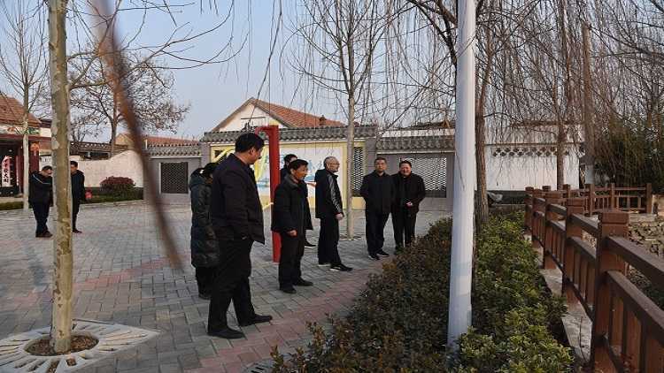 县领导春节前夕深入第一书记任职村走访慰问困难群众(图3)
