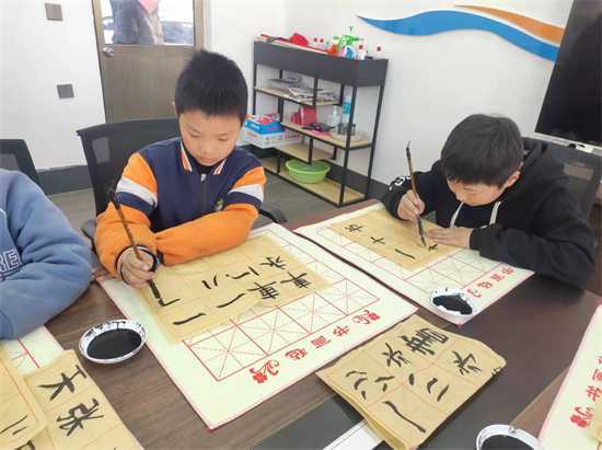 【社区要闻】 平邑街道站前社区开展“结字因时相传，用笔千古不易”青少年书法活动(图4)