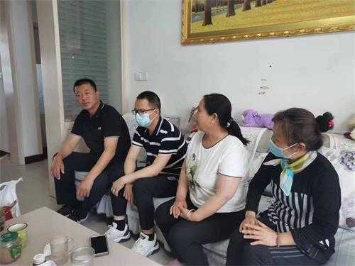 平邑街道走访慰问立功受奖现役军人家属(图3)
