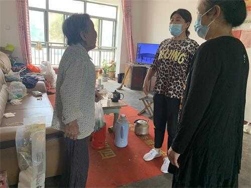 平邑街道浚东社区开展 “情系端午，粽享快乐”包粽子活动(图2)